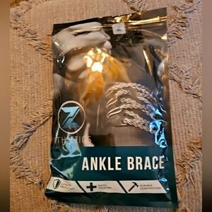 New in package~Zenith Ankle Brace Lace up~ size medium black